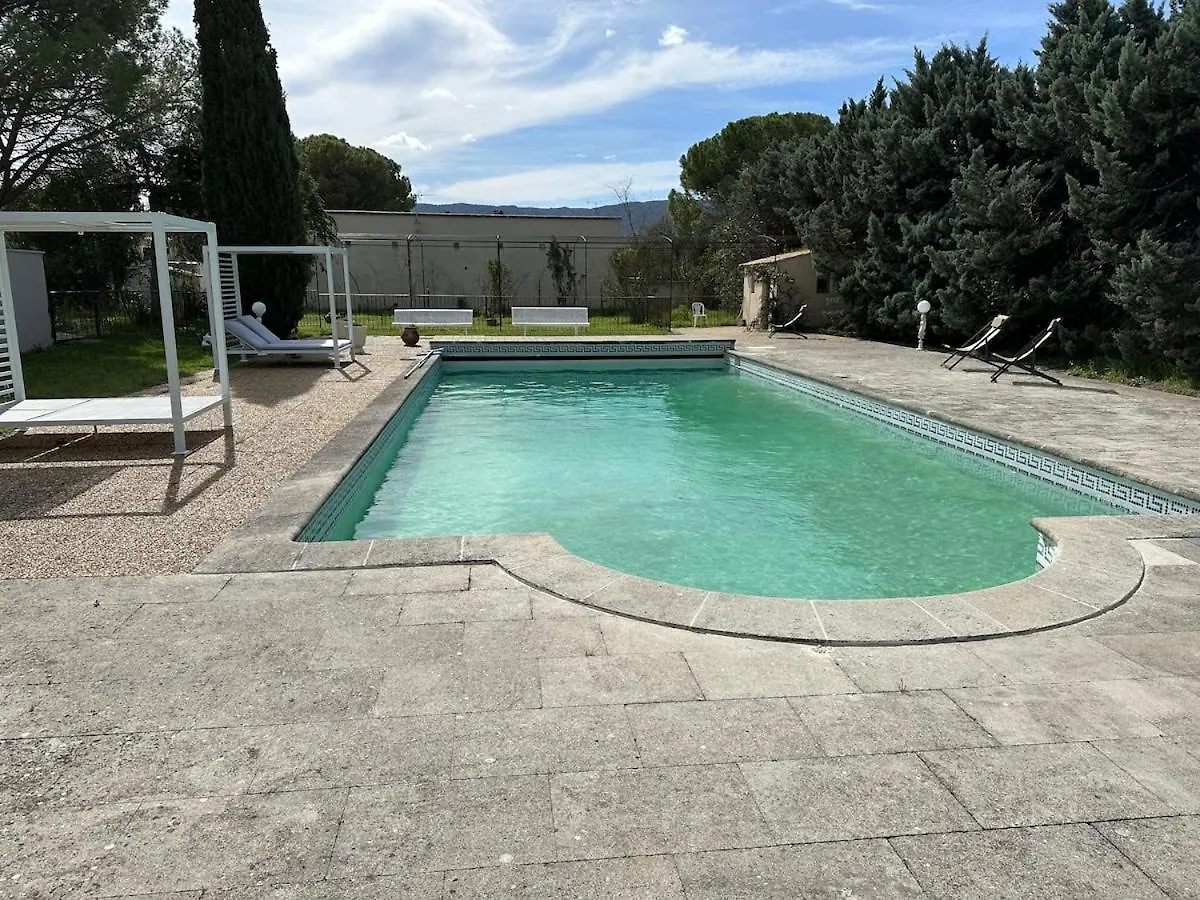 4 Bedroom Villa, Private Pool And Garden Cabrieres-d'Avignon France