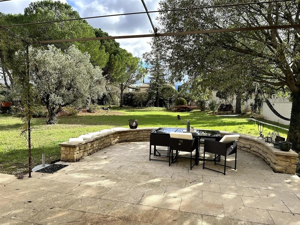 Villa 4 Bedroom Villa, Private Pool And Garden Cabrieres-d'Avignon France